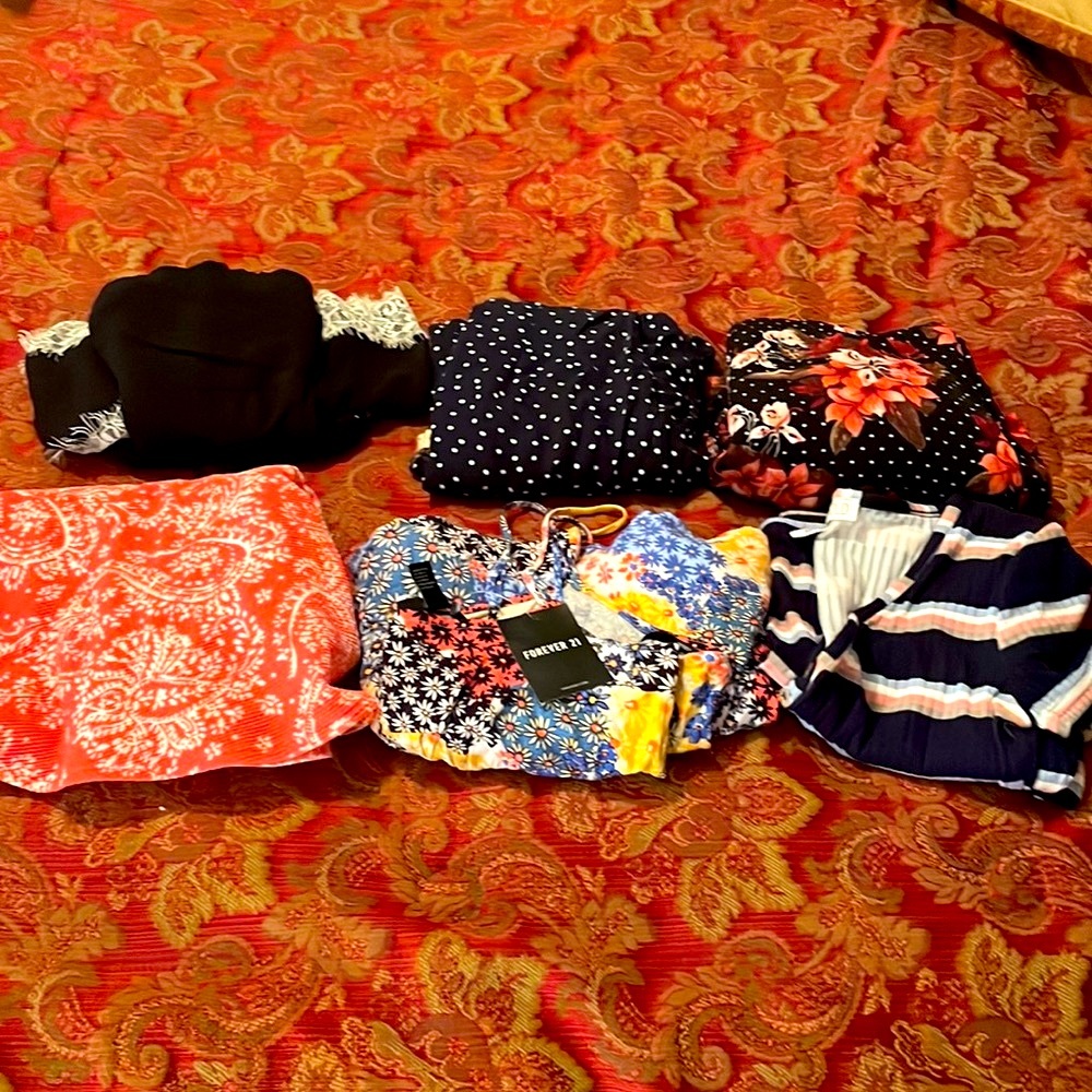 🩷6 Summer Dress Bundle size  Small and XSmall